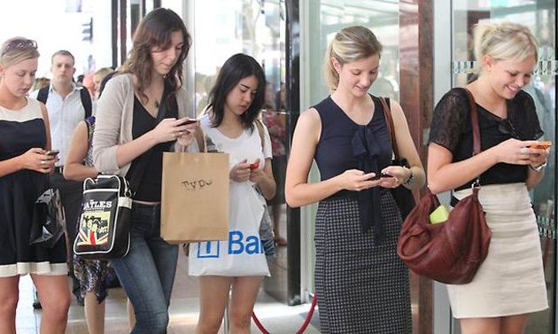 Pengaruh Negatif Smartphone Terhadap Kualitas Berbicara Seseorang
